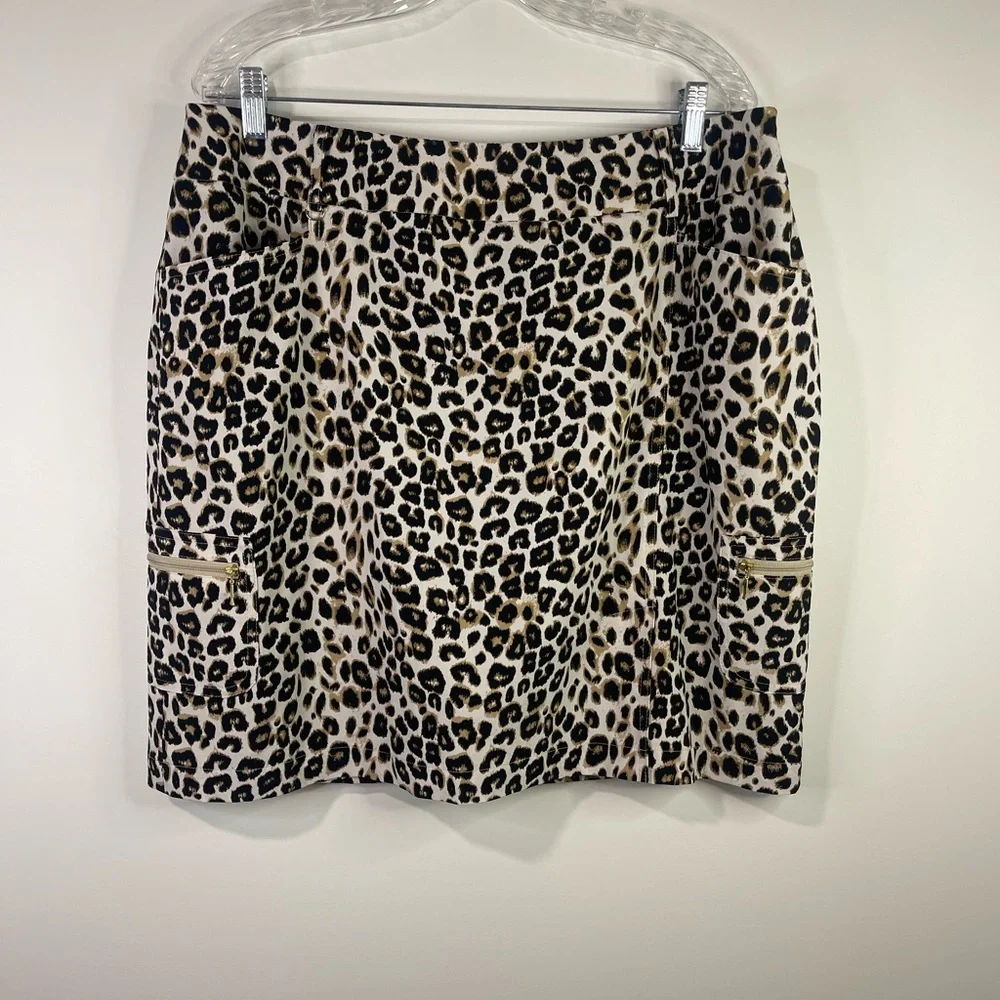 Zenergy by Chico’s Chic Leopard print‎ skirt/shorts